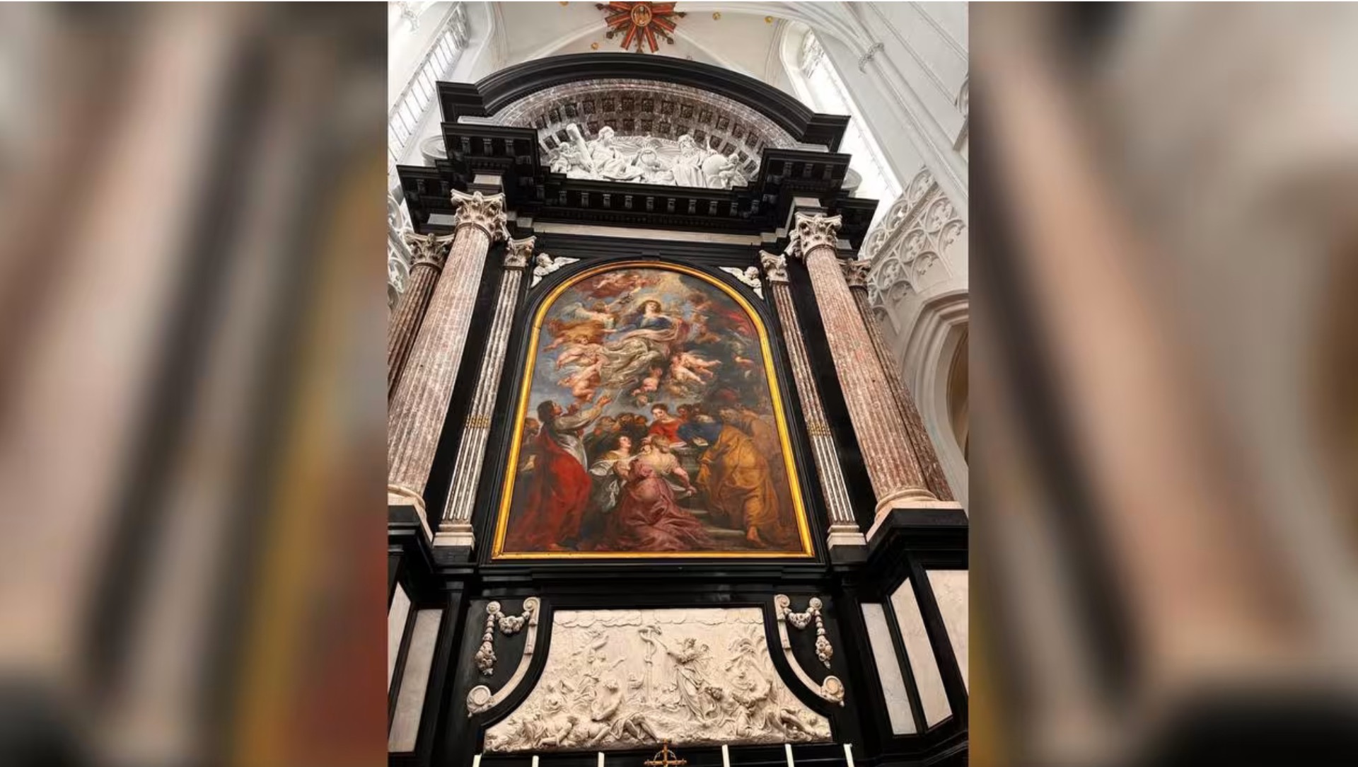 畫家魯本斯（Rubens）的畫作《聖母的升天》｜圖片由作者彭菲菲女士提供